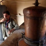 Не, няма да отнемаме най-милото на българина - да си вари ракия 