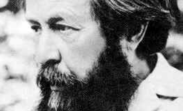 Произведенията на Светлана Алексиевич Александър Солженицин и Владимир Набоков са