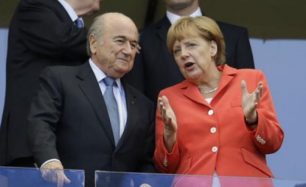 Меркел: Службите за сигурност отмениха мача Германия - Холандия