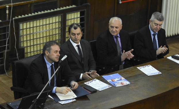 Антибиотичната резистентност убива 700 хиляди души годишно