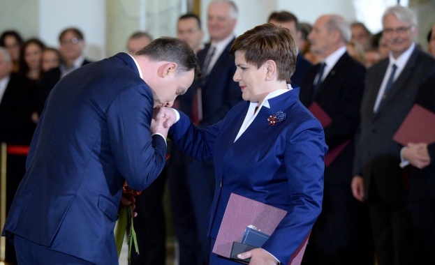 Новото полско правителство няма да спазва квотите за бежанци