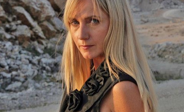 Е. Йончева и Хр. Смоленов: От атентата в Париж интерес имат не определени държави, а лобита