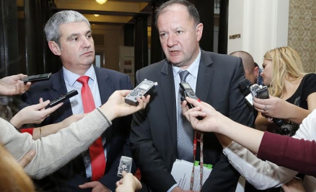 Миков: Бюджет 2016 не дава възможности за икономическо и социално развитие