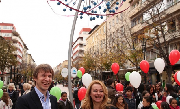 Символът на Детската Евровизия се превърна в 7-метрова статуя