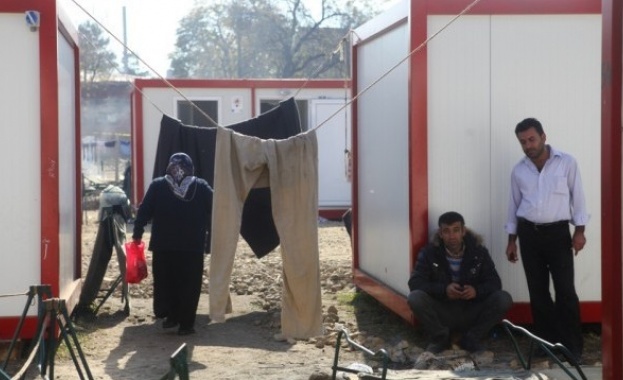 Можем да приемем максимум десет хиляди бежанци