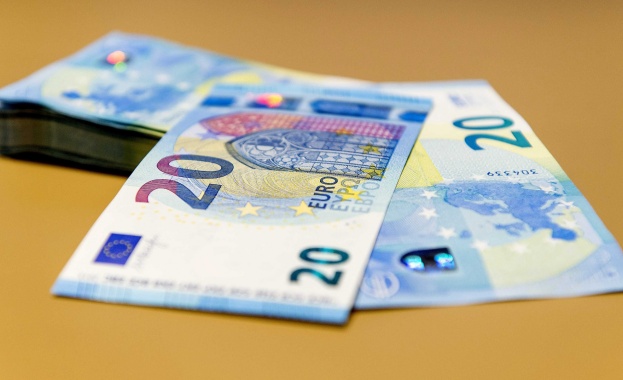 Новата 20-еврова банкнота влиза в обращение от днес