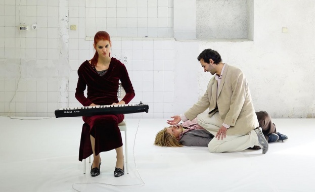 Експериментална опера на сцената на Театър Азарян