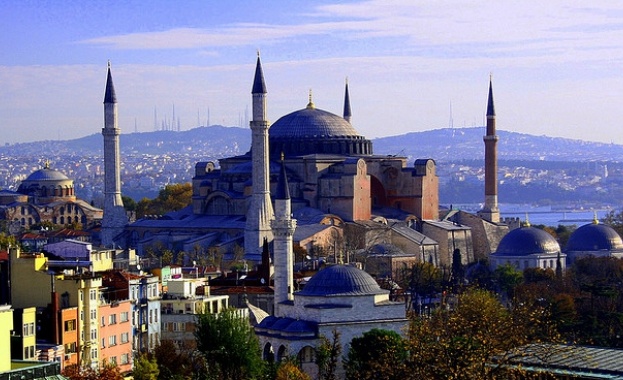 Русия поиска Турция да върне "Света София" на християните 
