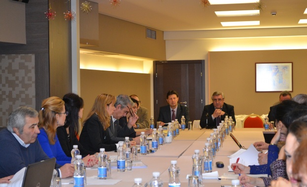 МРРБ: Ще продължаваме да търсим политически, институционален и експертен консенсус за децентрализацията