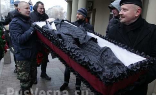 Разходиха ковчег с Ердоган из улиците на Москва (видео)