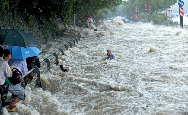 Наводнения взеха жертви в Южна Индия