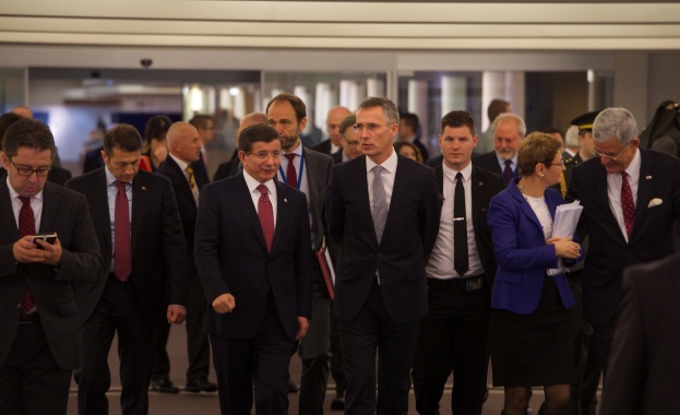 А. Давутоглу: Турция е отворена за диалог с Русия