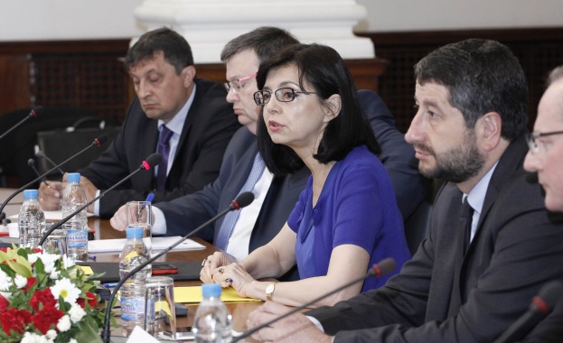 С. Цацаров към Хр. Иванов: Разбирате ли докъде стигнахте?