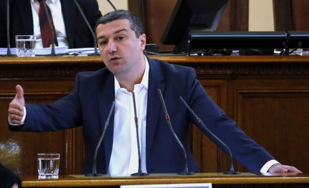 Стойнев: Не било добре да обвързваме парите за деца с минималната заплата, кое тогава е добро?