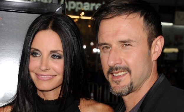 Кортни Кокс скъса с годеника си