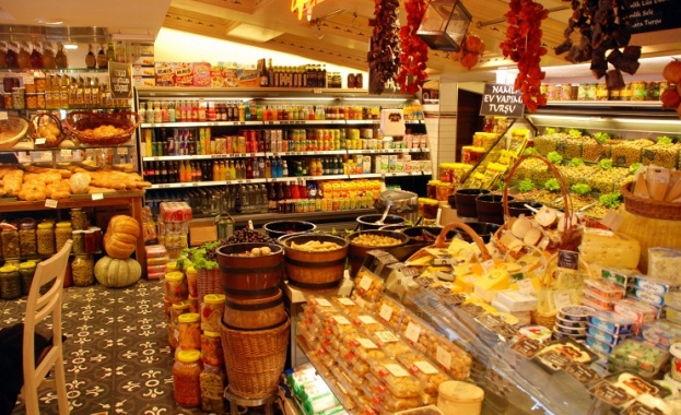 Русия забранява вноса на ягоди, мандарини, портокали, домати и краставици от Турция