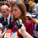 Облекчаването на визовия режим за руски туристи да продължи, обмисля министър Н. Ангелкова