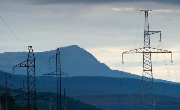 Светла нощ: Крим получи електроенергия по енергомоста от Русия