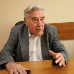 Министър Иванов не прави реформа, а вдига шум, той не е сериозен юрист