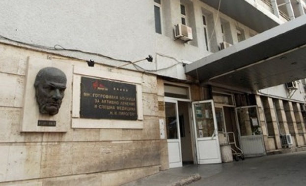 Почина осмокласникът, затиснат от футболна врата