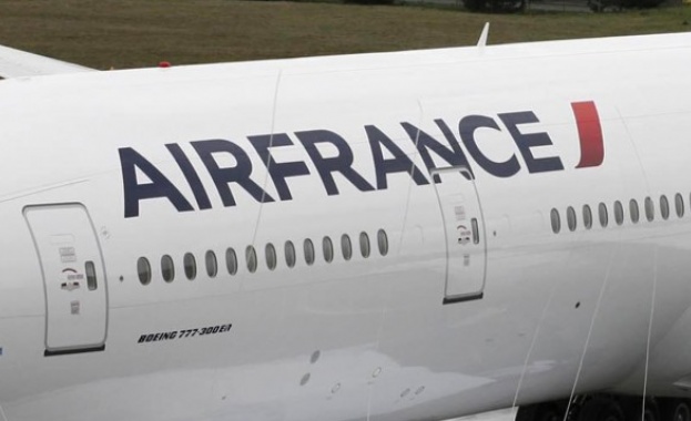 Сигнал за бомба приземи извънредно самолет на Ер Франс