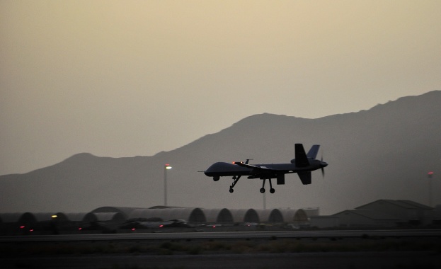 Атаката срещу базата на НАТО в Кандахар продължава