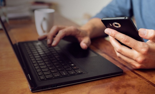 Lumia 950 в комплект с док станция за клиенти на електронния магазин на Мтел