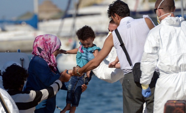 ЕП: Бежанците в Европа са върхът на айсберга