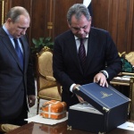 Черната кутия на сваления Су-24 бе открита и представена пред руския президент