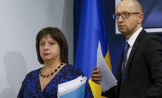 А. Яценюк: Украйна е готова да срещне Русия в съда 