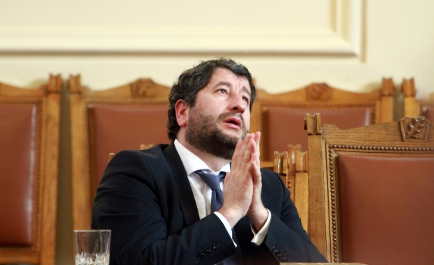 Правосъдният министър подава оставка