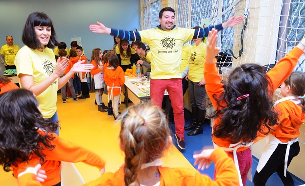 Доброволци от Amway се включиха в пилотната за България инициатива на компанията „Да се храним здравословно“