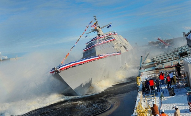 Чисто нов военен кораб на САЩ се повреди в открито море
