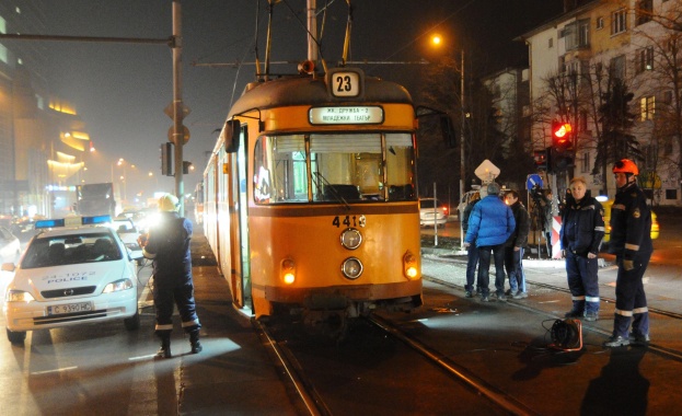 Катастрофа край мол „Сердика” затруднява движението в района (обновена)