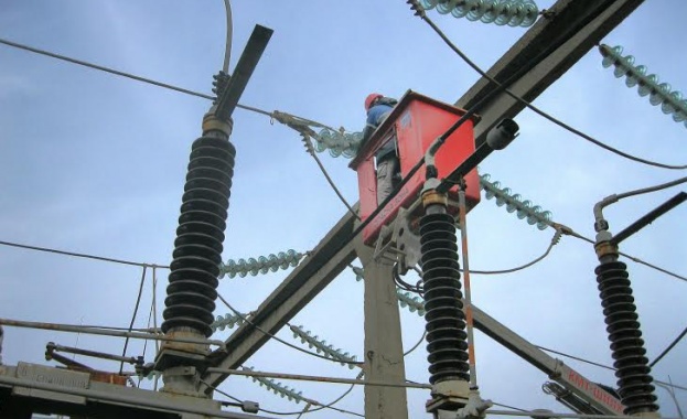 Екипите на ЕНЕРГО-ПРО Мрежи в Русе продължават да извършват планови дей-ности