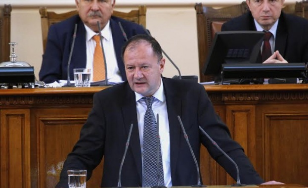 Миков: 2015 г. е годината на големите приказки, наглите лъжи и неизпълнените политически ангажименти