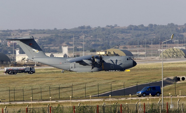 НАТО изпраща самолети и кораби в помощ на Турция