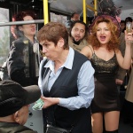 Оперни артисти пеят в градския транспорт в Стара Загора