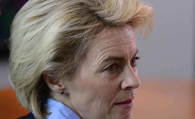 Германският министър на отбраната приюти бежанец в дома си