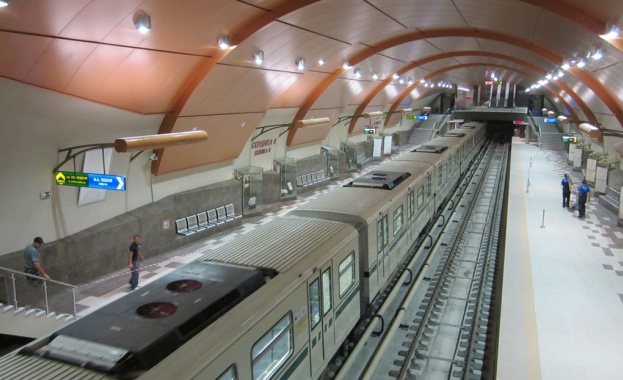 Метрото стига до кв. "Хладилника" през юни