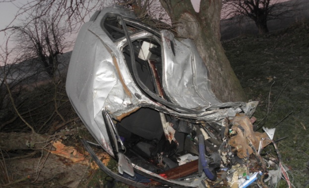 Двама млади мъже загинаха при жестока катастрофа край Мурсалево