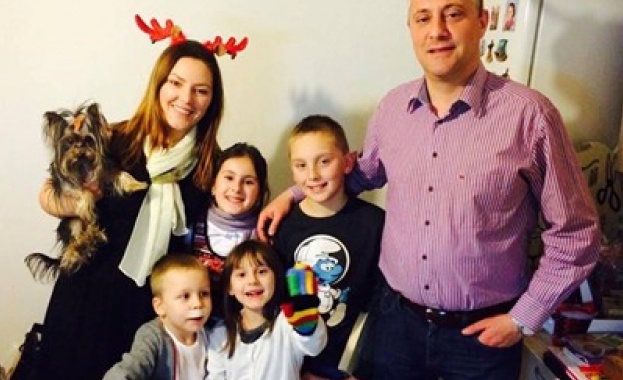 Министърът на икономиката се жени, сватба в кабинета през май 