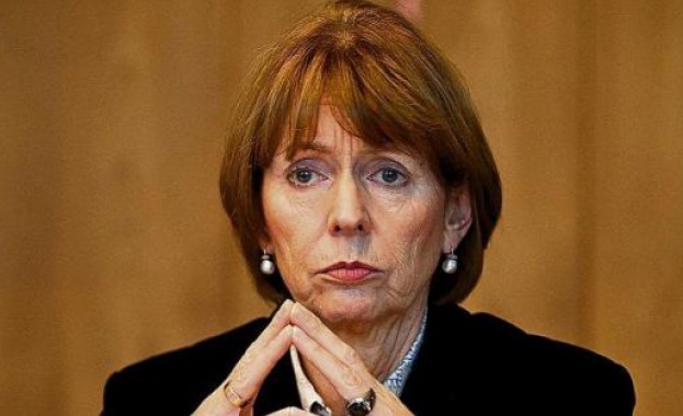 Критикуват кметицата на Кьолн за предложението ѝ жените да не се доближават до мъже