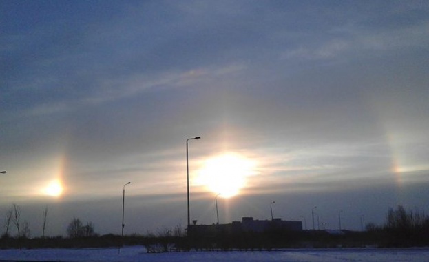 Три слънца изгряха над Петербург