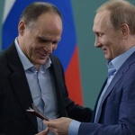 Путин връчи руски паспорт на треньора на националния отбор по джудо Ецио Гамба