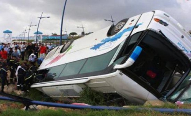 Автобус с бежанци се обърна в Турция, има загинали