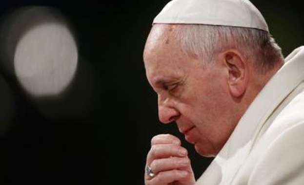 Излмиза първата книга на папа Франциск 