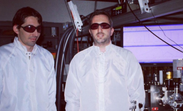 Двама възпитаници на Теодосий Теодосиев правят революция в света на физиката