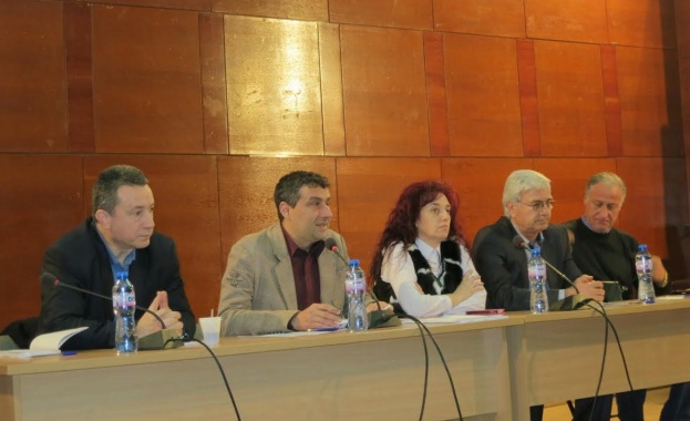 Янаки Стоилов: Без да провеждаме национална политика, няма да реализираме лява такава