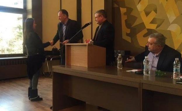 БСП-Ловеч прие 100 нови млади социалисти от началото на годината 